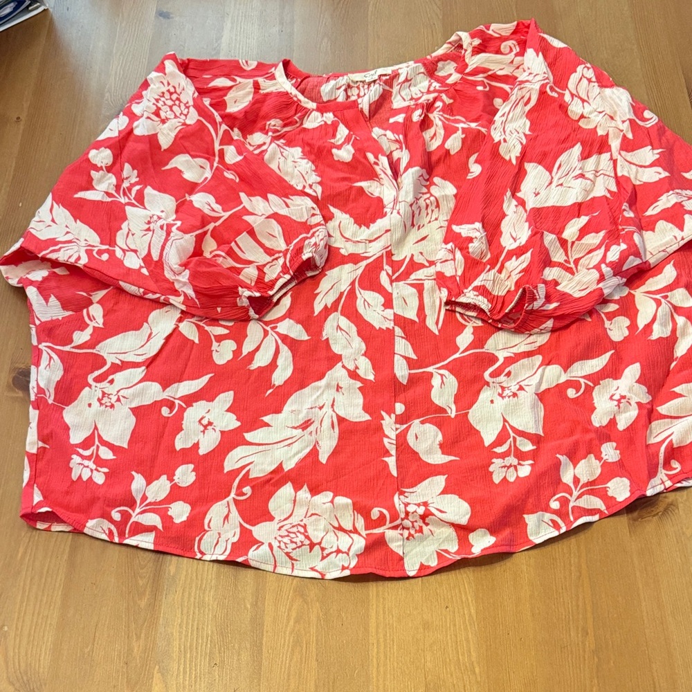 NWT! Easel Oversized Red Floral Blouse Size Small